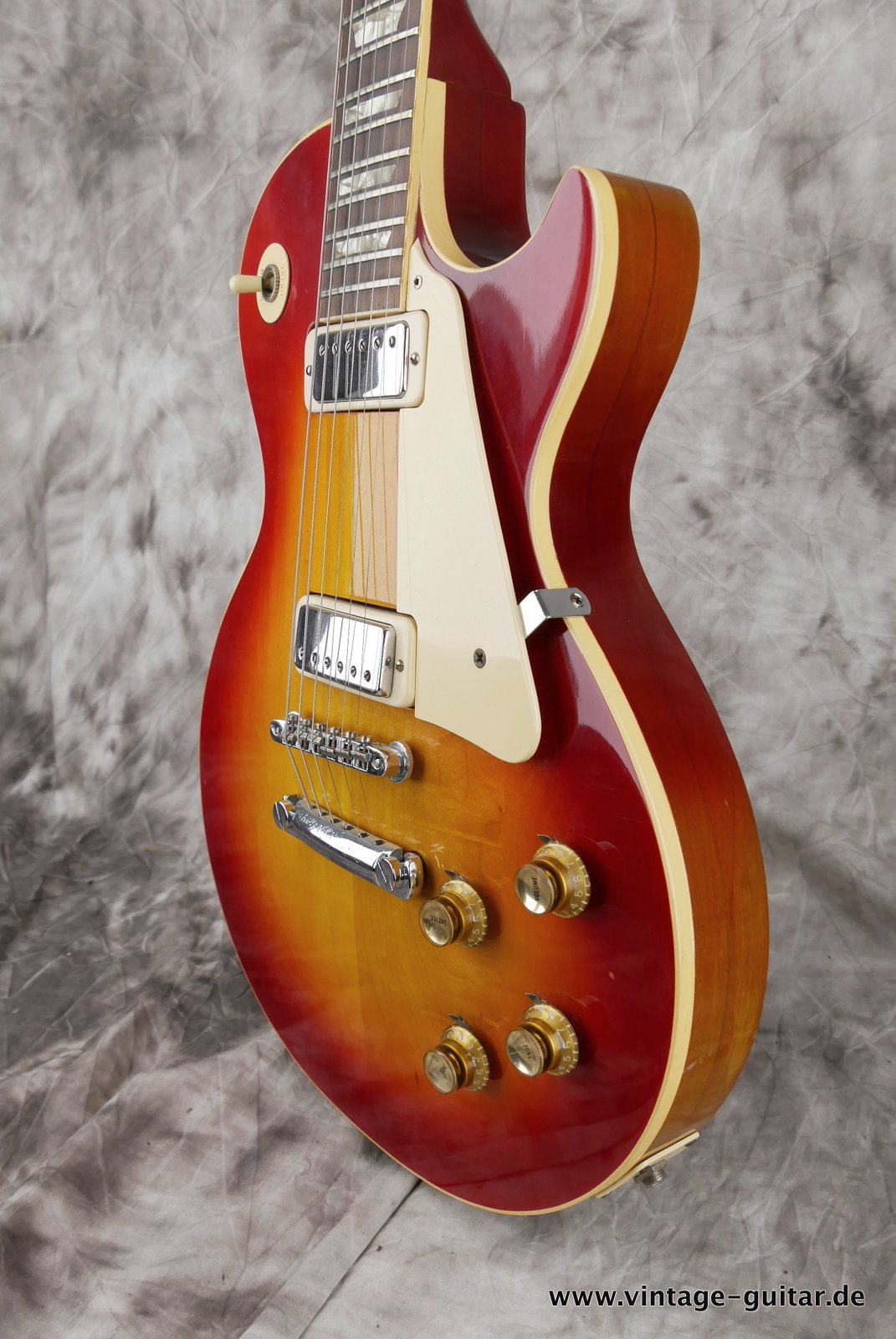 img/vintage/4770/Gibson-Les-Paul Deluxe-1973-cherry-sunburst-006.JPG